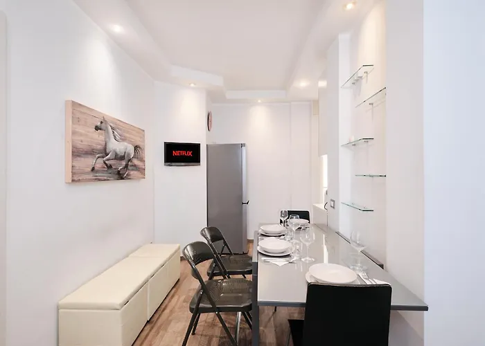 A Few Minutes From The Colosseum - Free Wi-fi & Netflix *