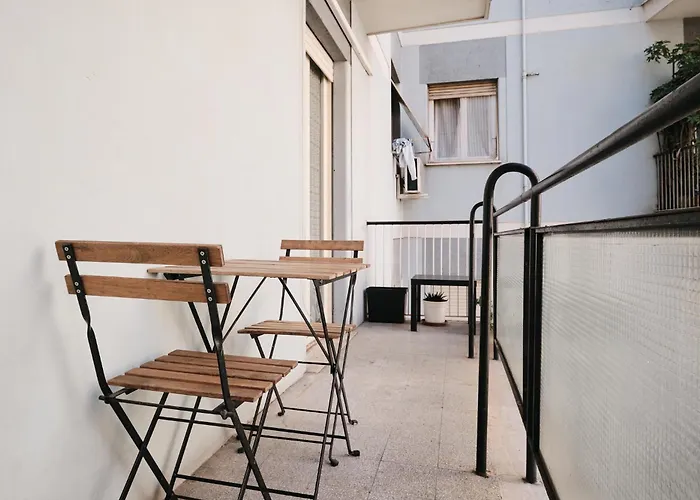 A Few Minutes From The Colosseum - Free Wi-fi & Netflix דירה
