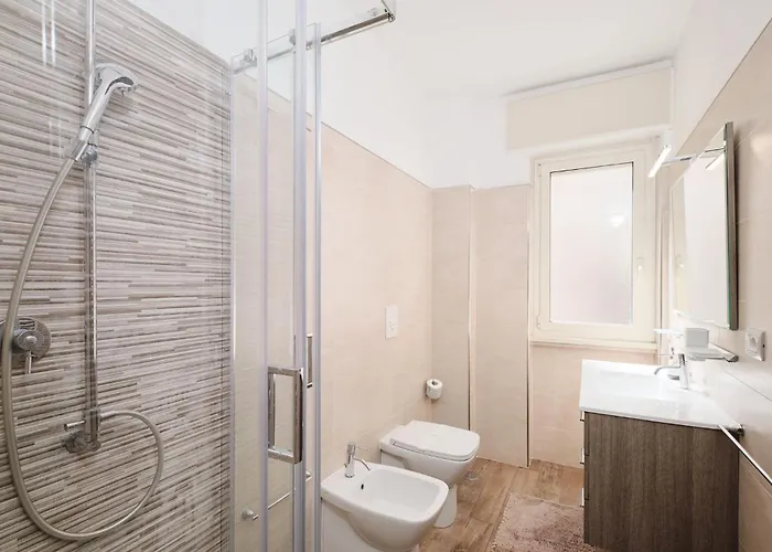 A Few Minutes From The Colosseum - Free Wi-fi & Netflix דירה